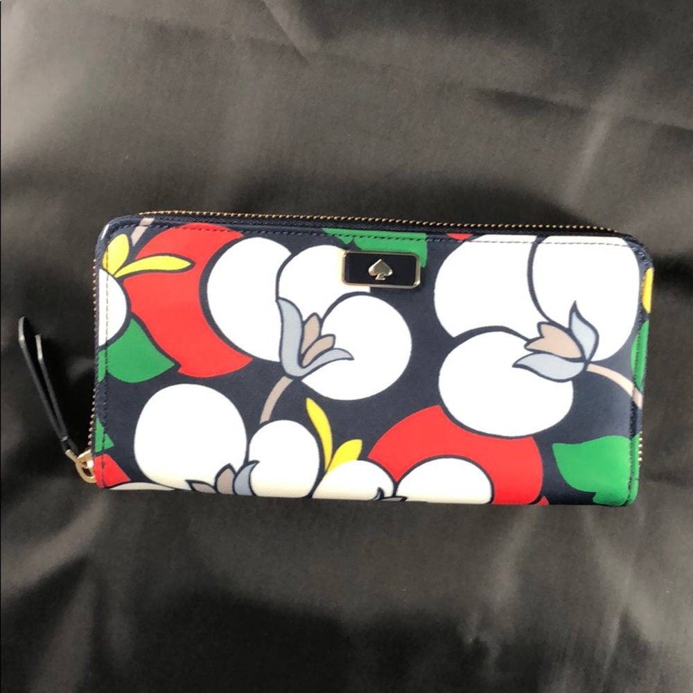 Kate Spade Wallet!!!! - Picture 2 of 4